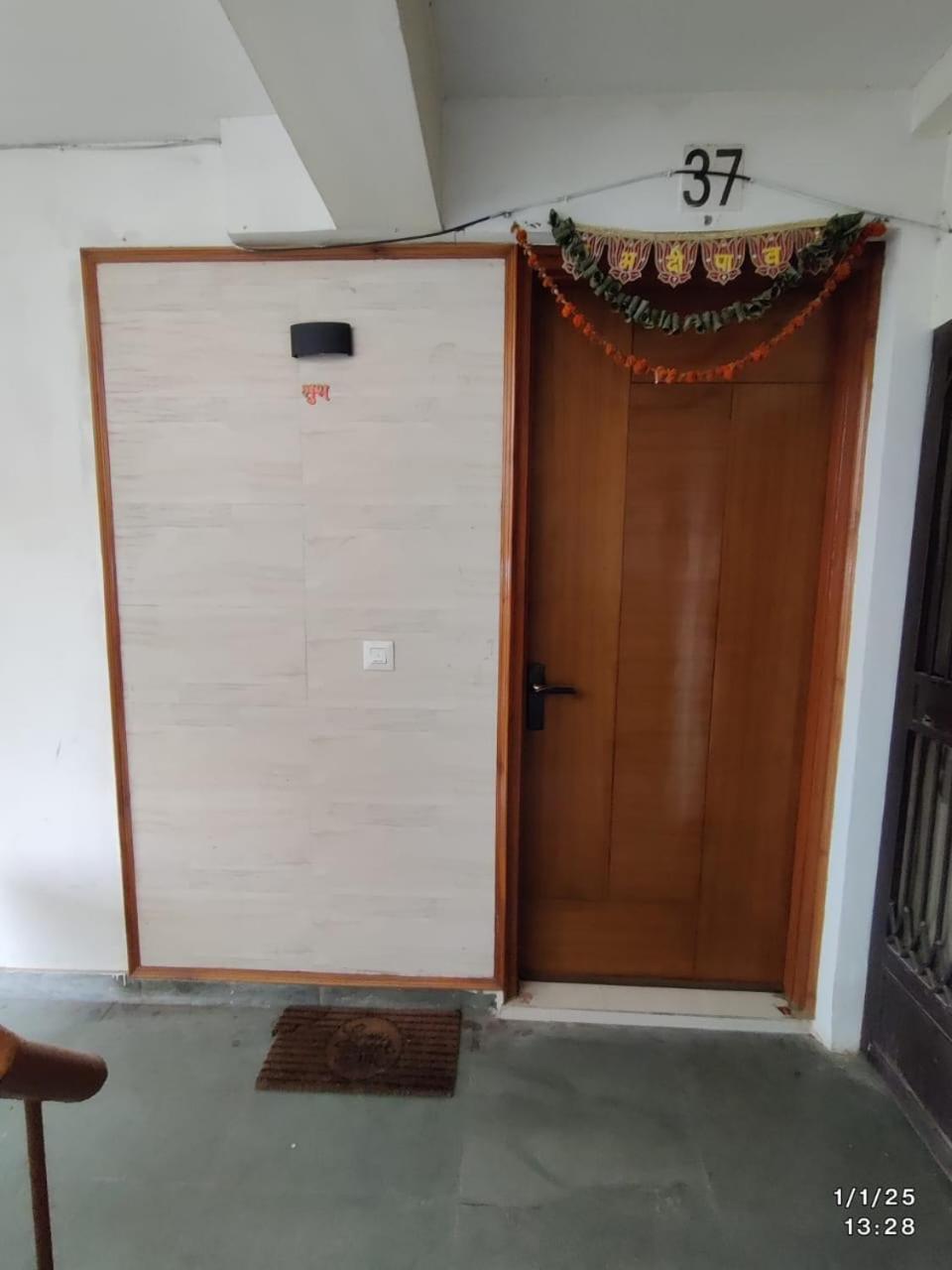 Prime Loc Fully Furnished 1bhk Dwarka Sector 23b New Delhi