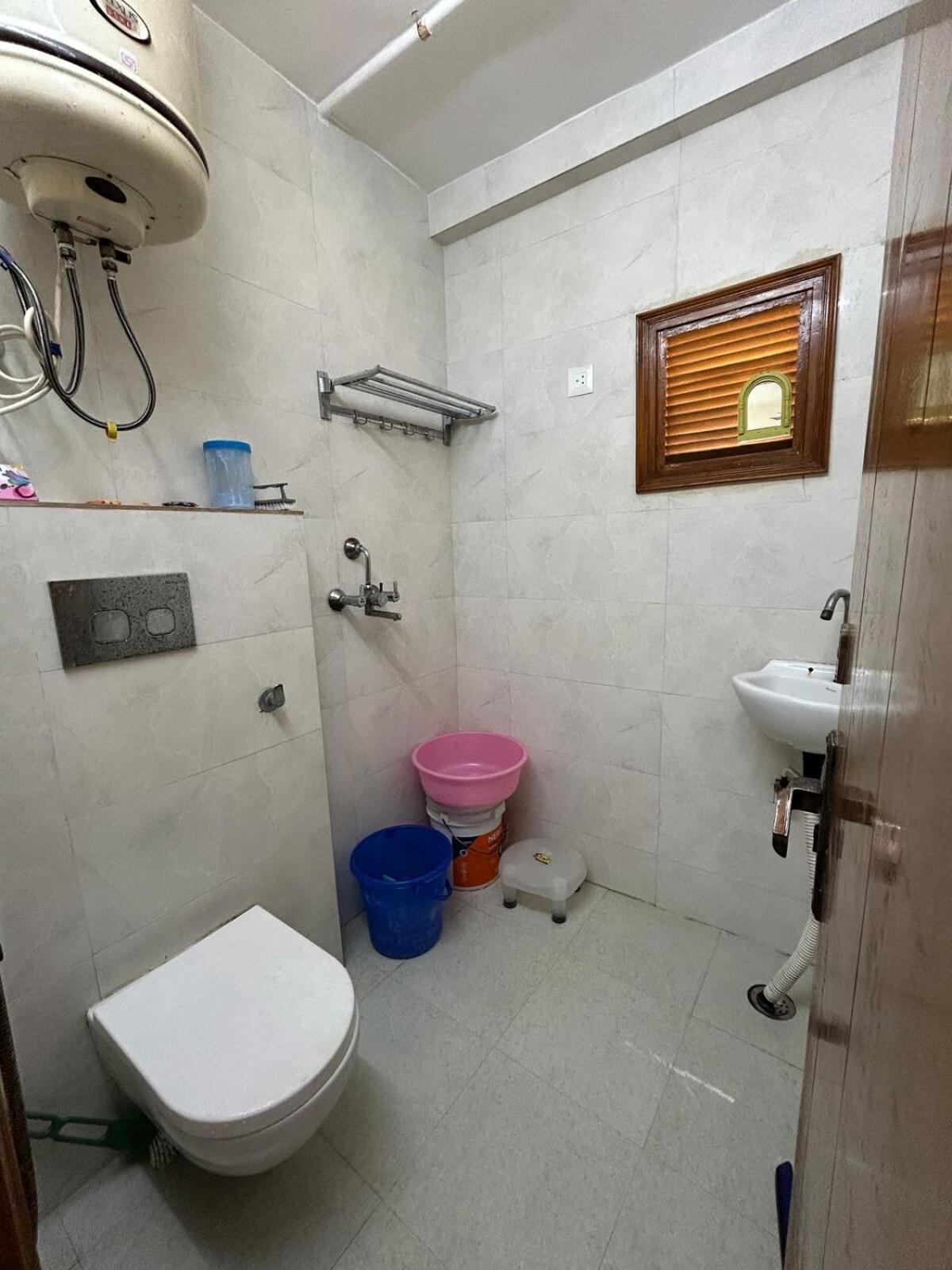 Prime Loc Fully Furnished 1bhk Dwarka Sector 23b * New Delhi