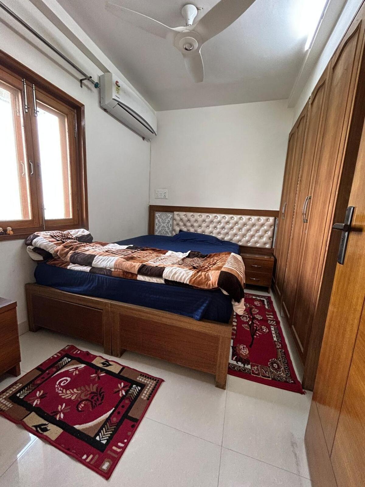 Prime Loc Fully Furnished 1bhk Dwarka Sector 23b